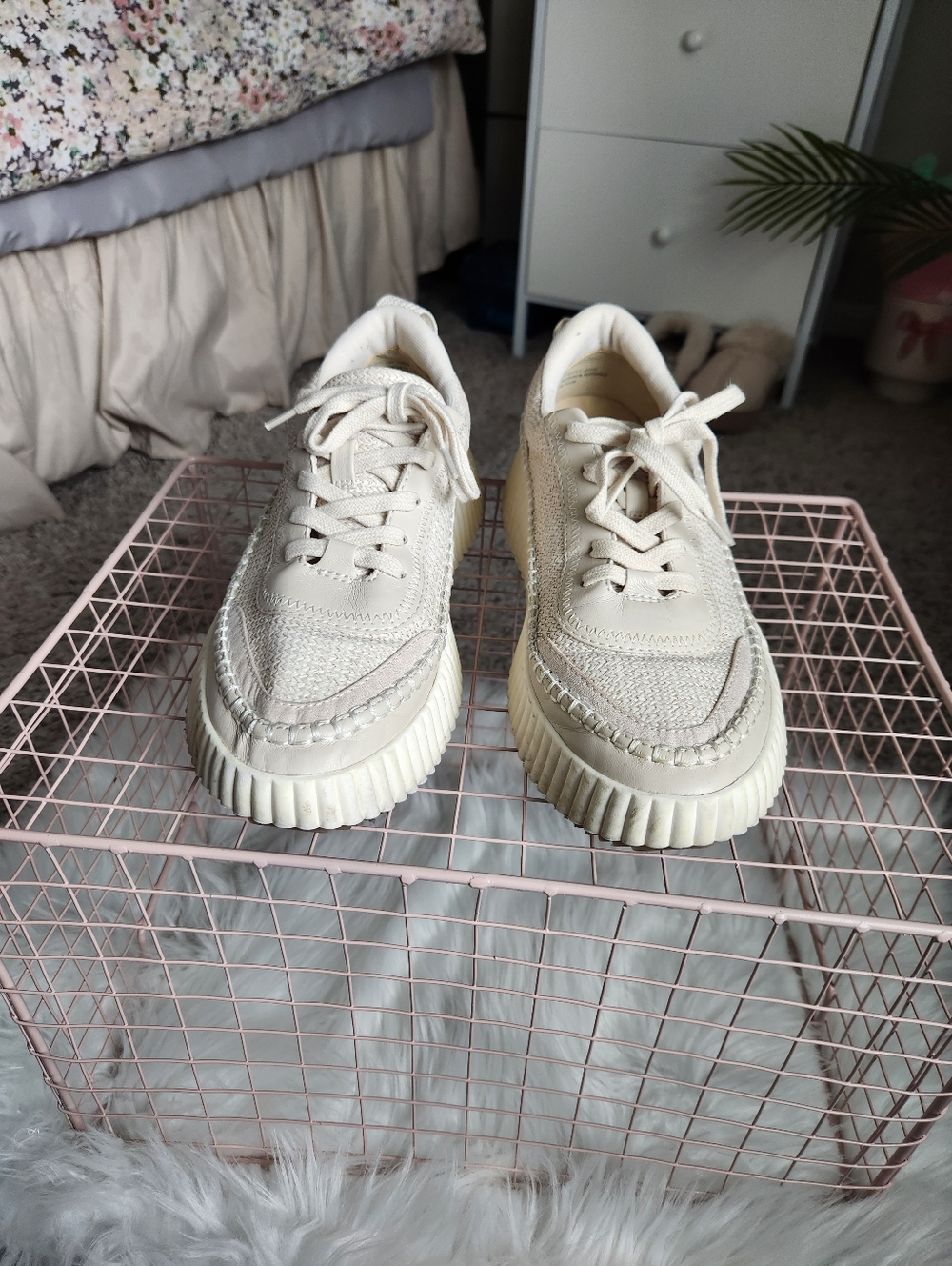 SZ 10 Dolce Vita Women's Cream Platform Sneaker - Picture 7 of 9